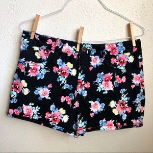 *PRICE DROP* So floral shorts